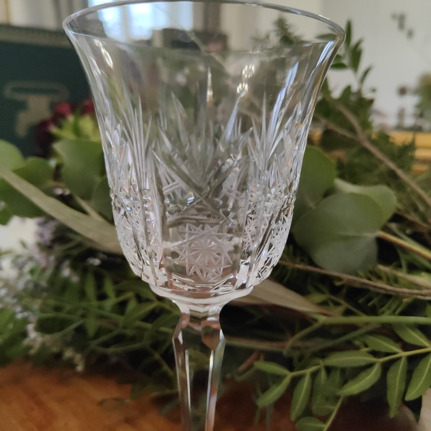 Verre à vin en cristal taillé