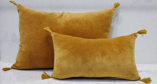 Coussin velours GOLDEN avec pompom: 20X35