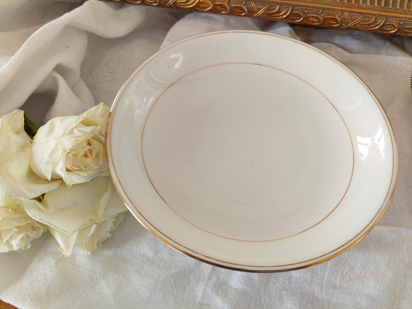 Assiette à piédouche / compotier en porcelaine de Limoges